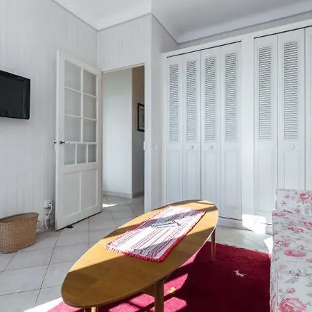 Sleeps 8 Wifi *