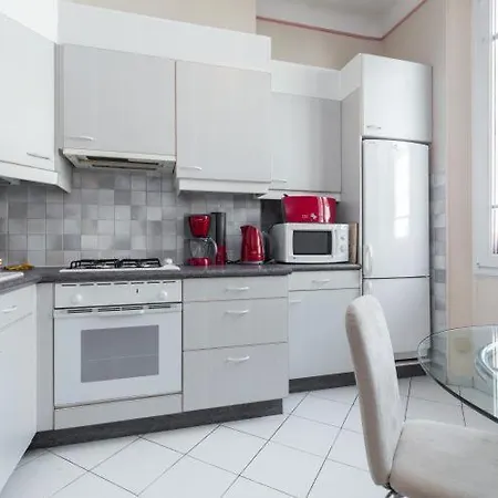 Appartement Sleeps 8 Wifi Cannes